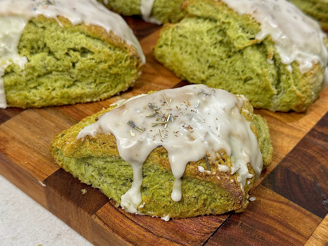 Comment bien entamer le printemps avec ces scones matcha et lavande moelleux